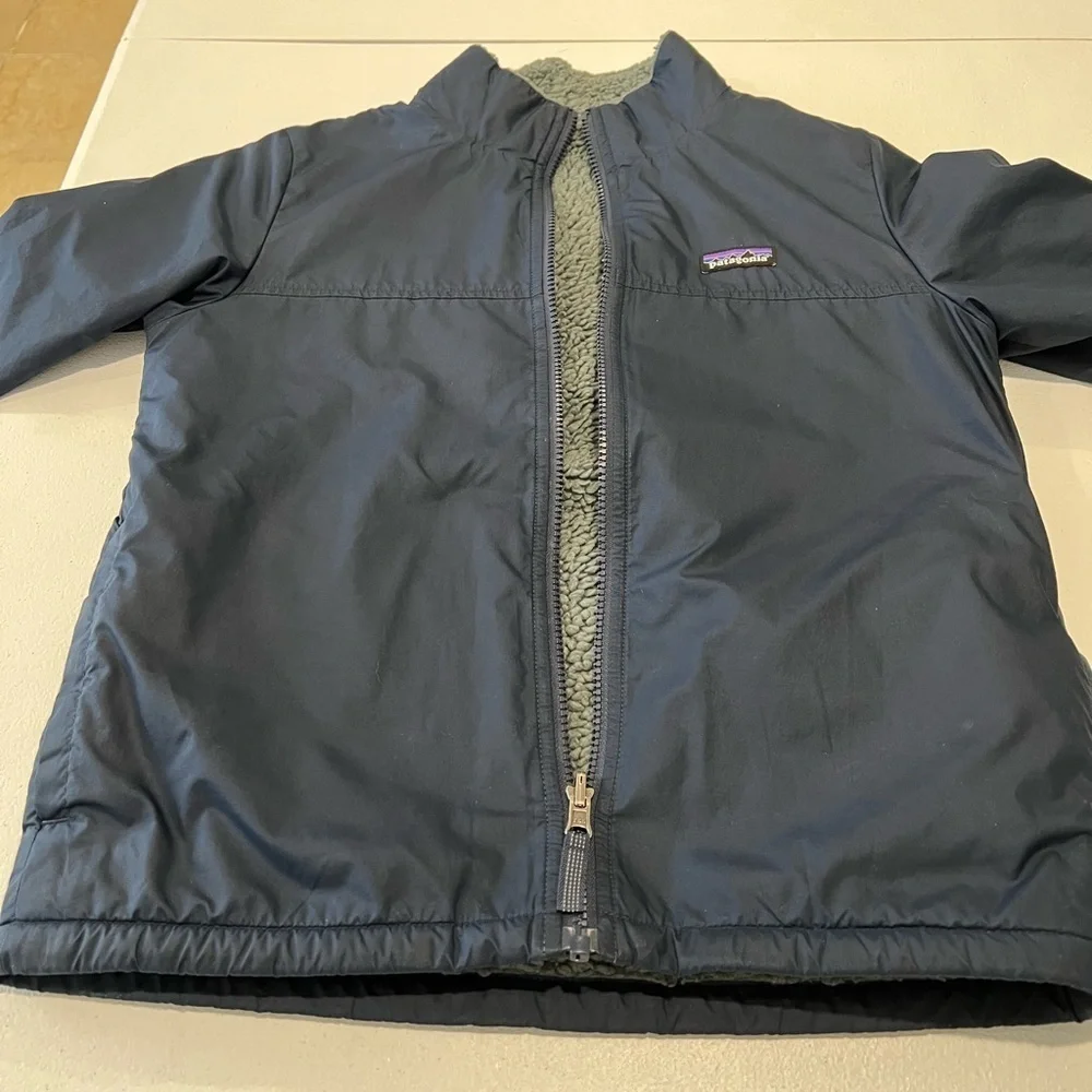 Patagonia Kids Dark Blue Reversible Shelled Microdini M 10Y